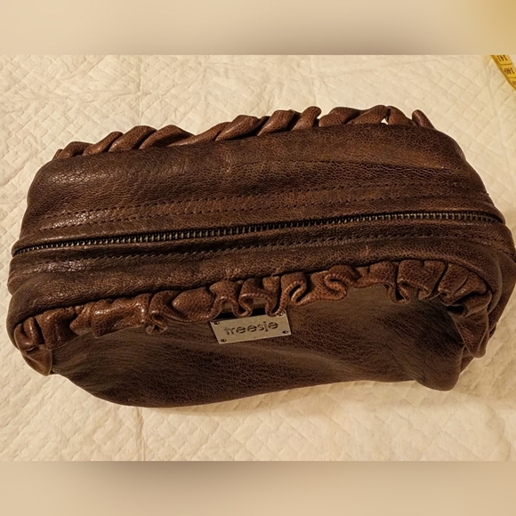 Treesje Brown leather with ruffle makeup bag pouch - Picture 4 of 9
